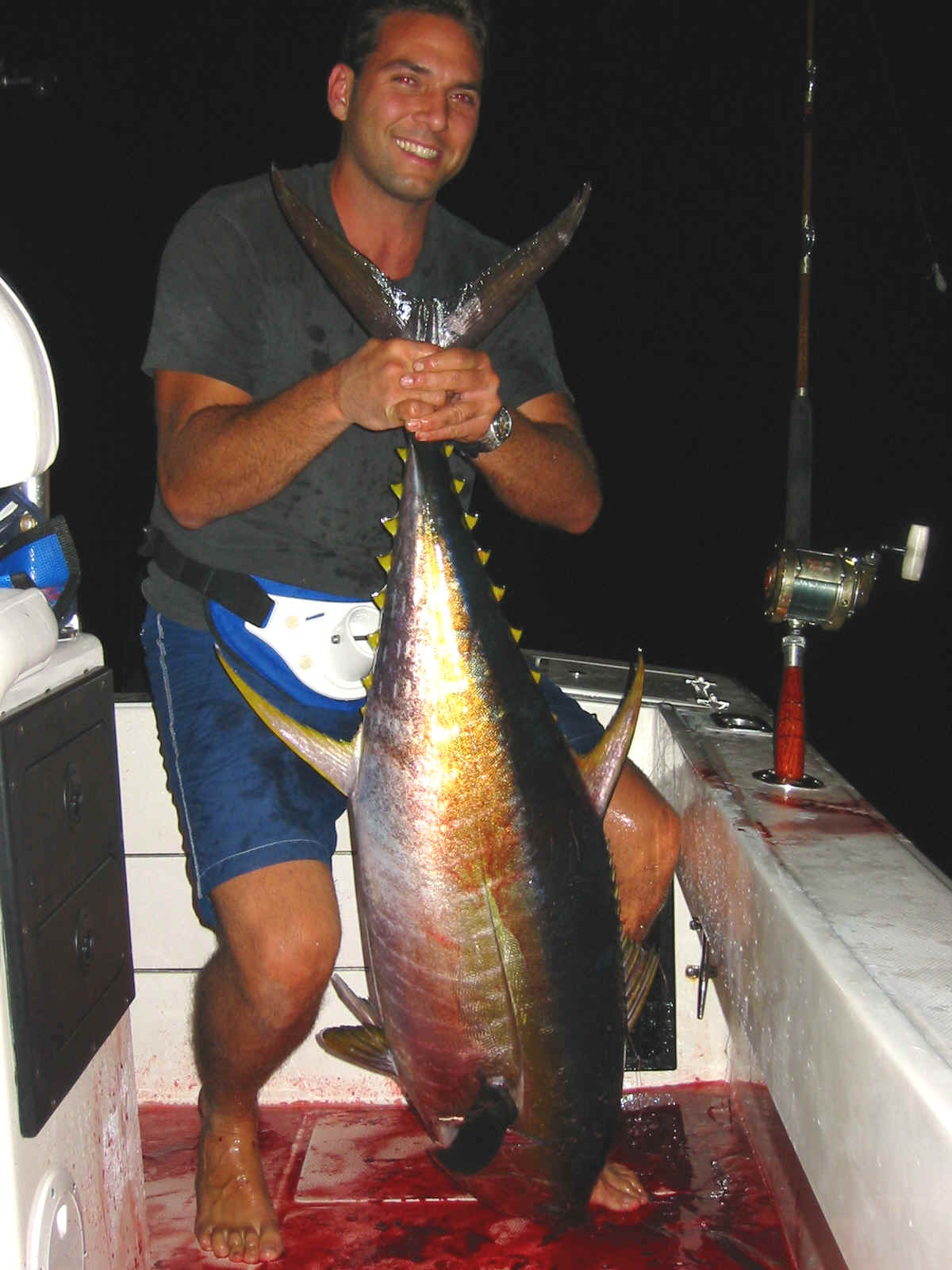 107-0766_IMG.JPG (738535 bytes)