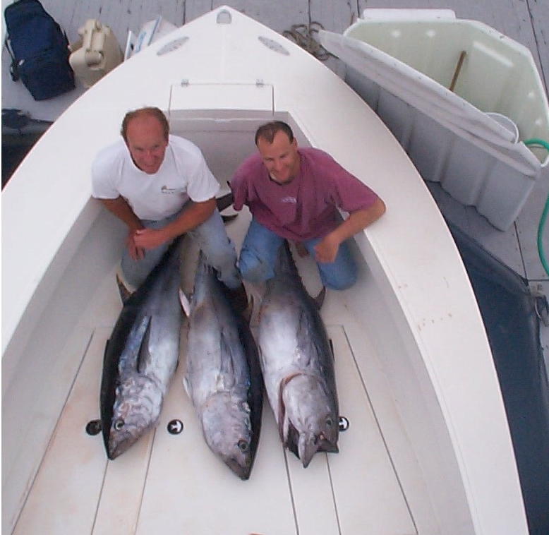 AndyMikeOnBow_crop.jpg (66360 bytes)