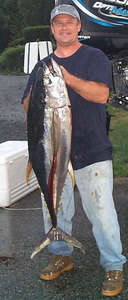 Paulandtuna_cropped.JPG (76588 bytes)